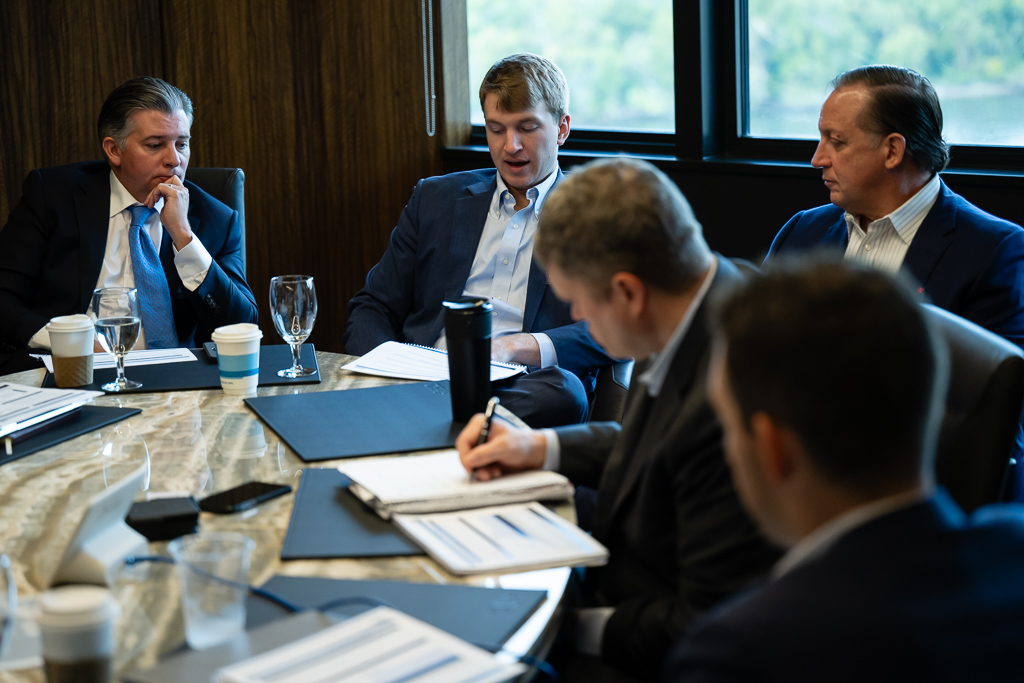 hills20231009-eig_office-0480