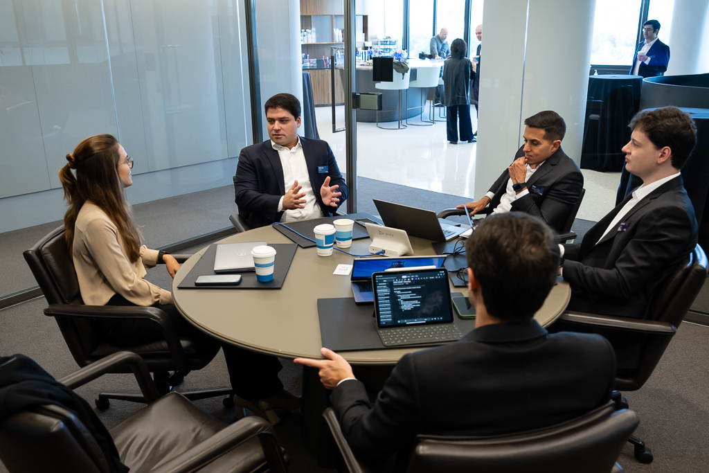 hills20231009-eig_office-0571